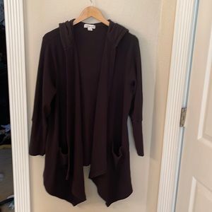 Black handkerchief hem wrap with hood. Size 1X.